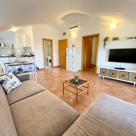 Apartments Ladonja Medulin Extérieur photo