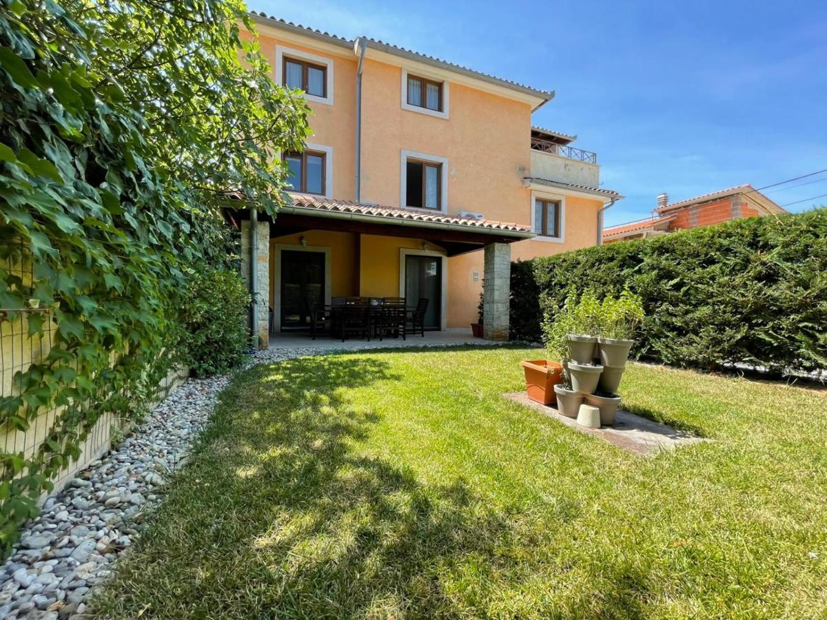Apartments Ladonja Medulin Extérieur photo