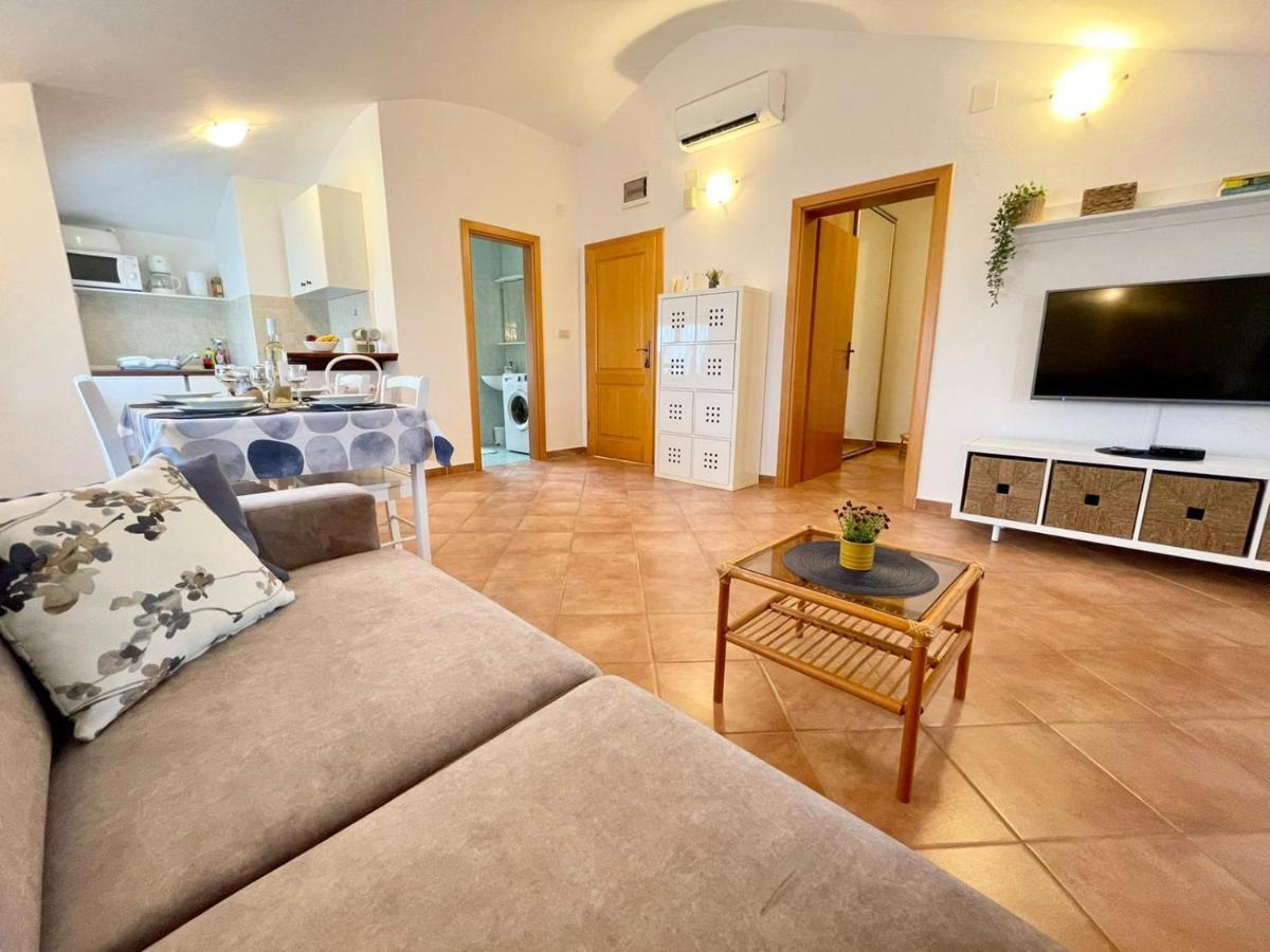 Apartments Ladonja Medulin Extérieur photo